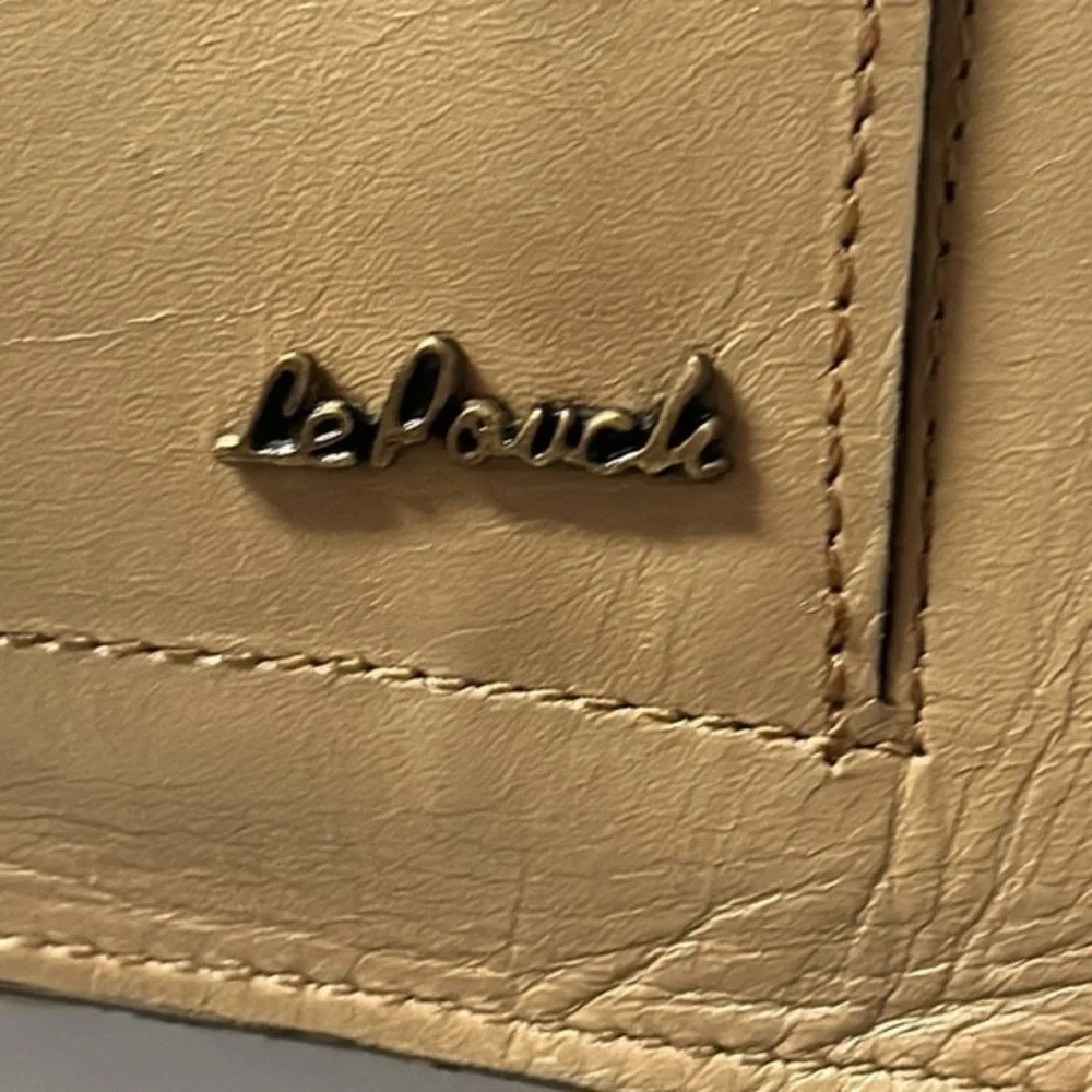 Vintage 1970’s tan Le Pouch vintage shoulder bag zippered pocket w‎ snap front